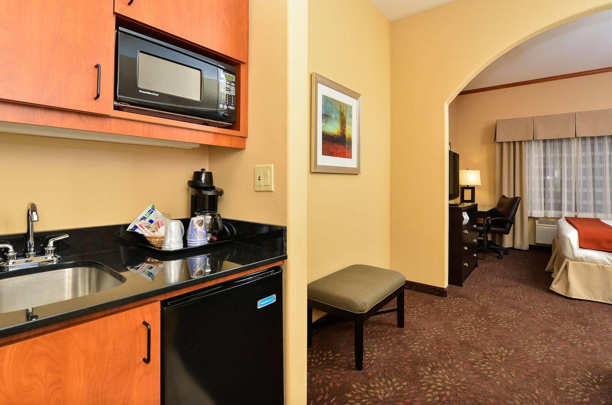Holiday Inn Express Vancouver North By Ihg Zewnętrze zdjęcie